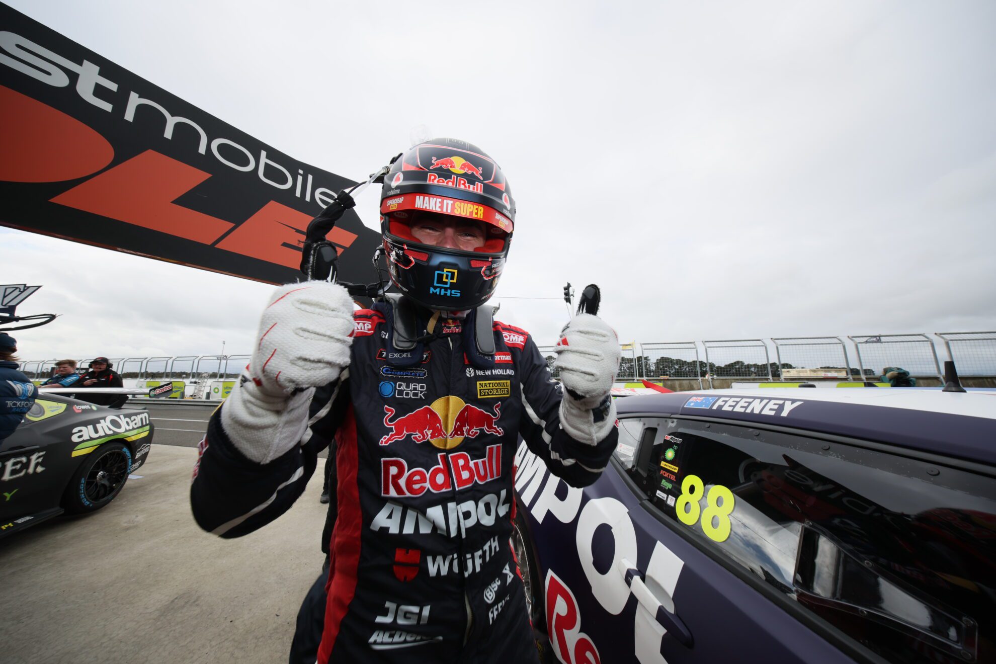 Bulls prevail in wet and wild Tasmania Saturday - Red Bull Ampol Racing ...